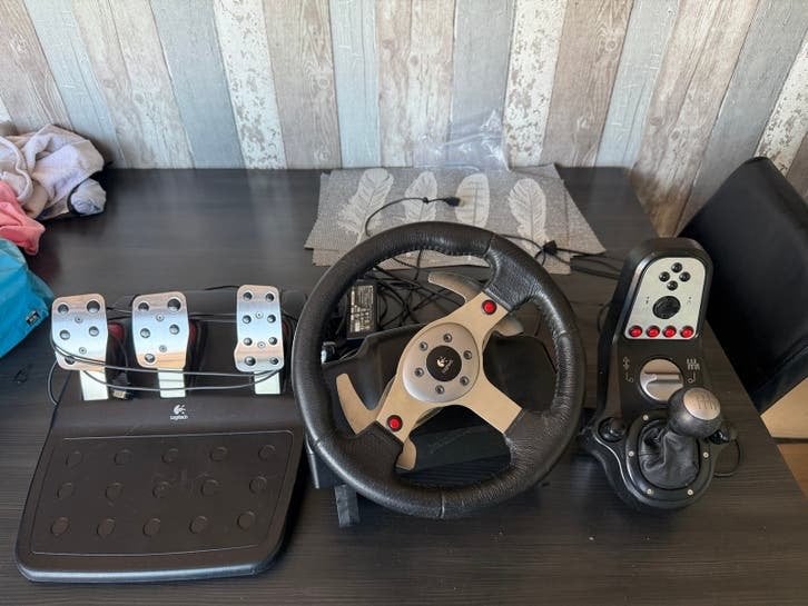 Logitech G25 Racestuur met pedalen en shifter, Spelcomputers en Games, Spelcomputers | Overige Accessoires, Ophalen, Racestuur