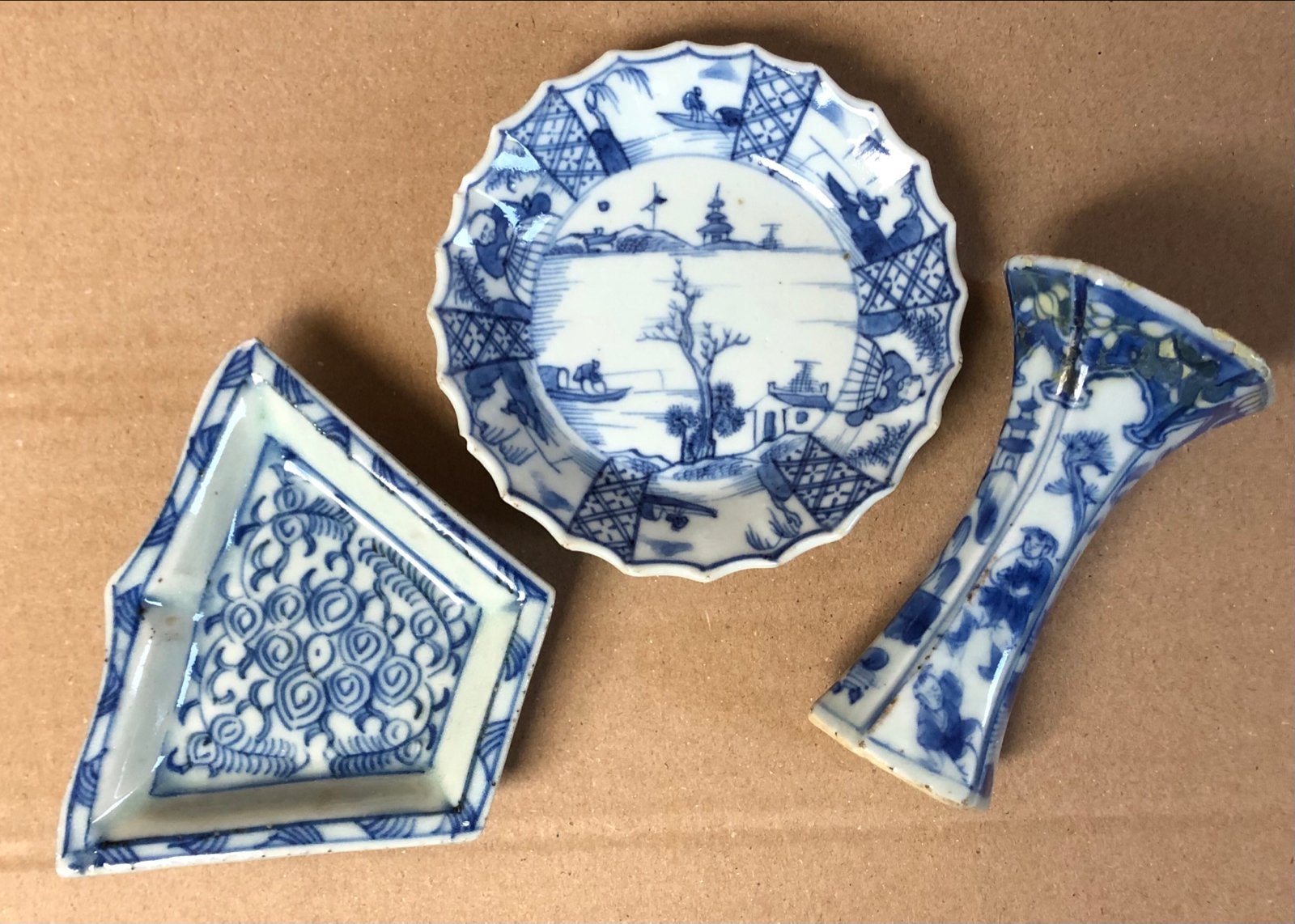 Antiek Chinees Kangxi Porselein set: Gu-vaasje, 2x schaal, Ophalen of Verzenden