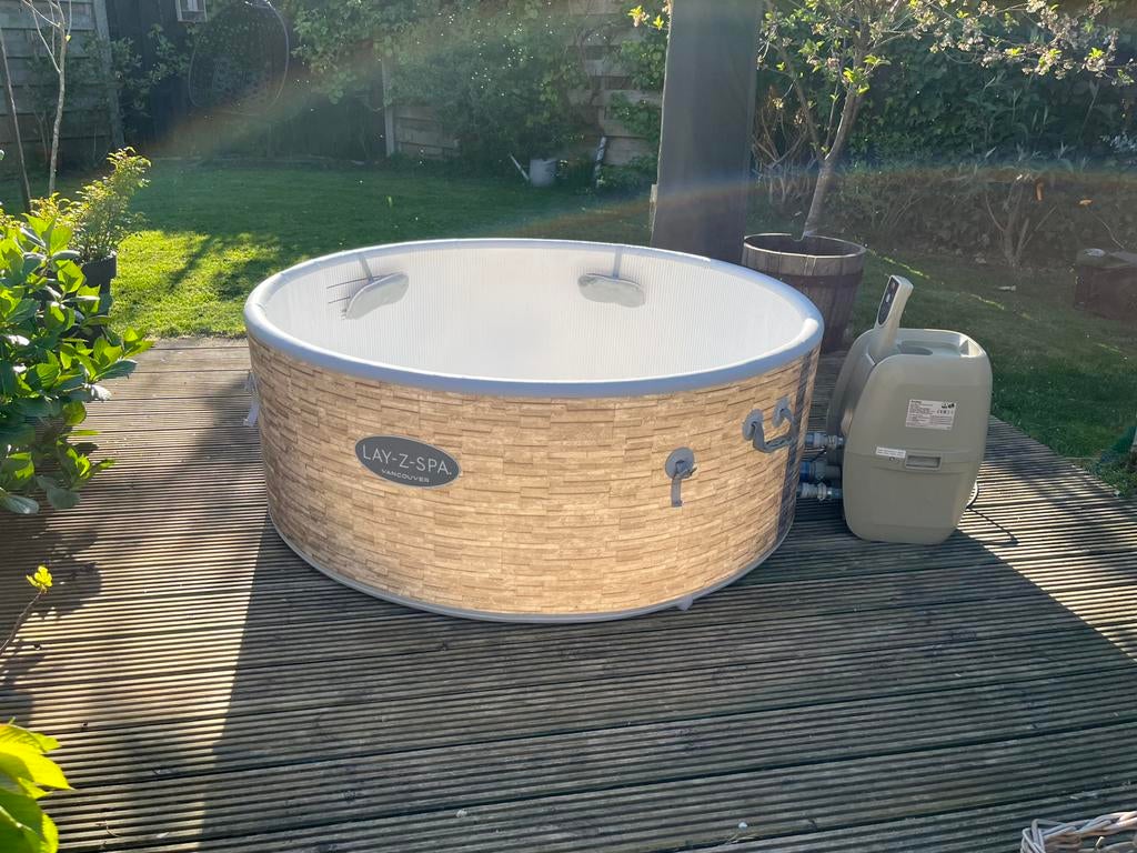 Lay-Z-Spa Vancouver opblaasbare jacuzzi met accessoires, Ophalen, Zo goed als nieuw, Afdekzeil, Opblaasbaar