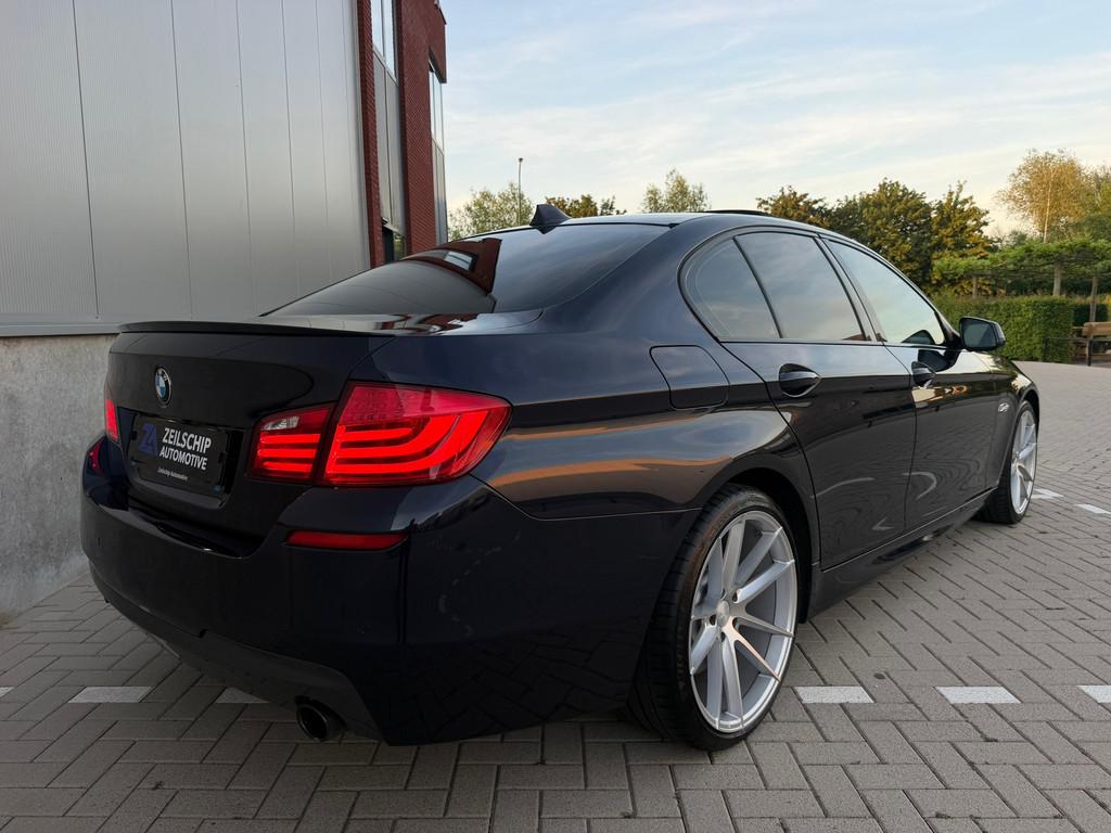 BMW 5-serie 535 Xdrive M-Sport|High Executive|Schuifdak|Memo, Automaat, Beige, 2000 kg, Blauw