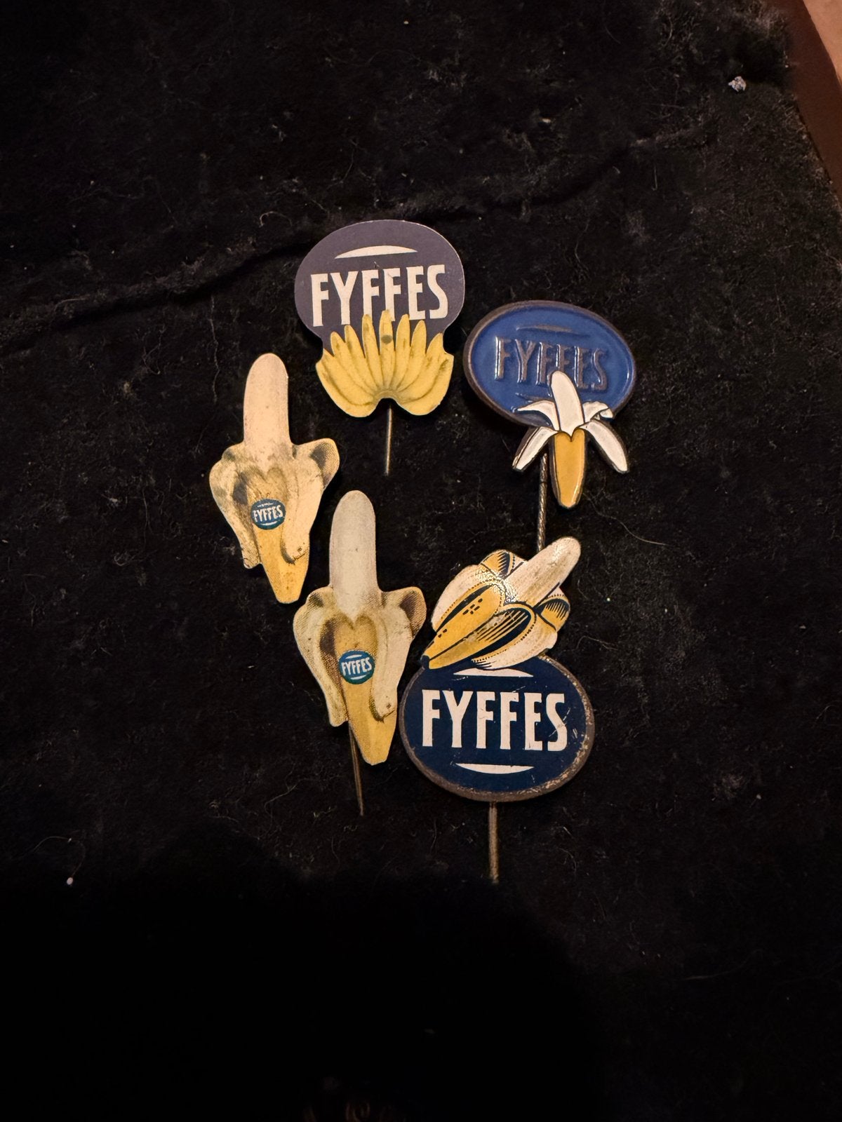 Vintage Fyffes Bananen Speldjes - Set van 5, Verzamelen, Verzenden, Gebruikt, Merk, Speldje of Pin