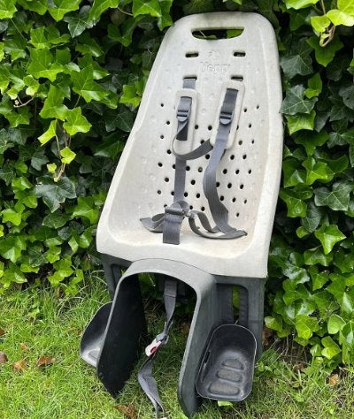 Thule Yepp Achterzitje - Gebruikt maar prima, Fietsen en Brommers, Fietsaccessoires | Fietsstoeltjes, Gebruikt, Achterzitje, 15 t/m 25 kg