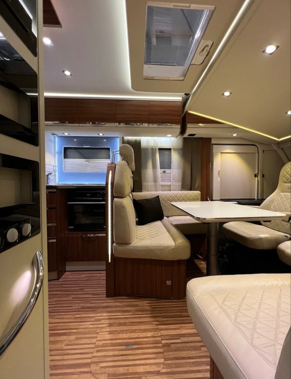 Adria Sonic Supreme 710 SL | Automaat | Leder | levelsysteem, Caravans en Kamperen, Fiat, Vloeistofverwarming, 7 tot 8 meter, Diesel