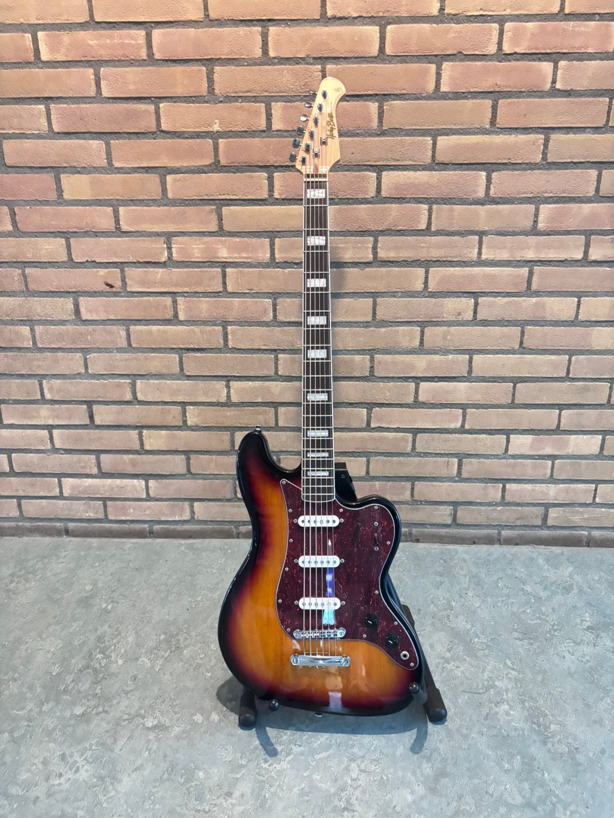 Baritone gitaar bass Harley Benton, Muziek en Instrumenten, Snaarinstrumenten | Gitaren | Elektrisch, Ophalen, Zo goed als nieuw