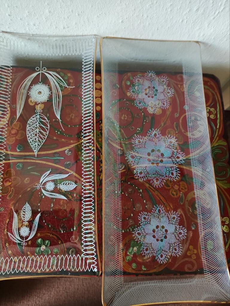 2 prachtige vintage glazen cakeschalen met 'kantpatroon', Antiek en Kunst, Antiek | Glas en Kristal, Verzenden