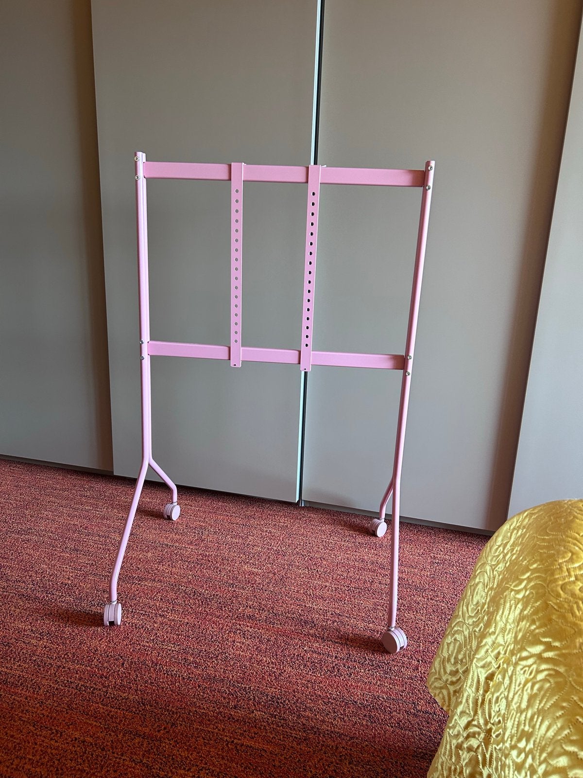 Verrijdbare TV Standaard - Pedestal Moon Tall Roze, Ophalen, Zo goed als nieuw