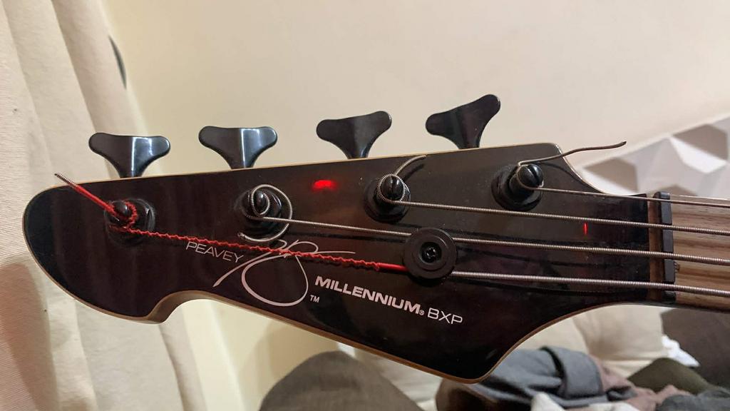 Peavey Millennium BXP Basgitaar Linkshandig, Muziek en Instrumenten, Snaarinstrumenten | Gitaren | Bas, Ophalen, Gebruikt, Elektrisch
