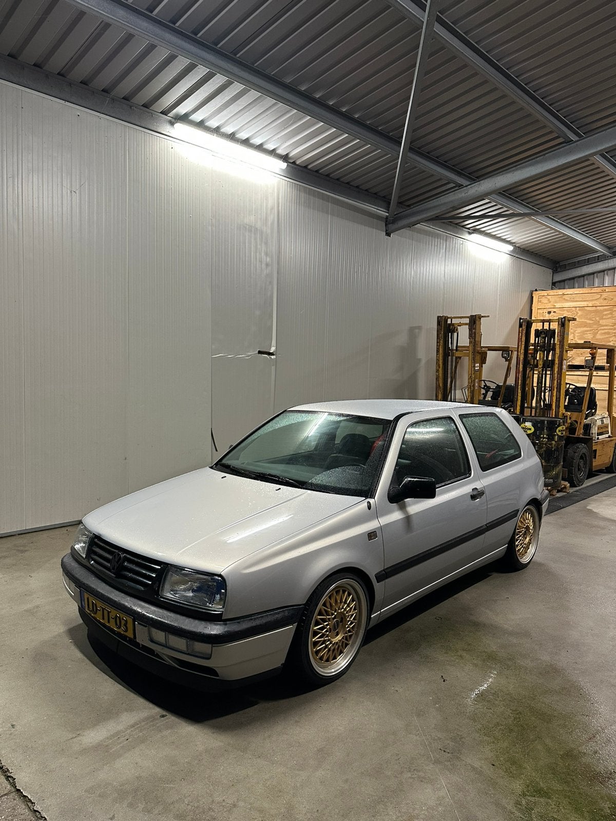 Volkswagen Golf 3 VR6, Auto's, Voorwielaandrijving, Zwart, Origineel Nederlands, 1200 kg