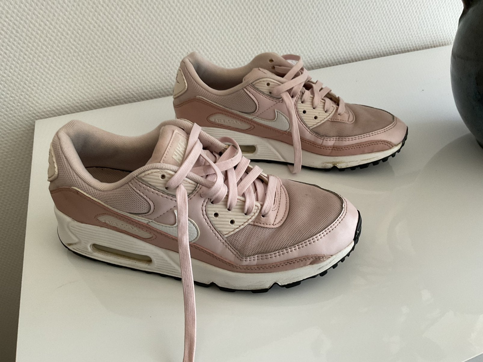 Nike sneakers mt 7 41 roze, Ophalen of Verzenden, Zo goed als nieuw, Roze, Sneakers of Gympen