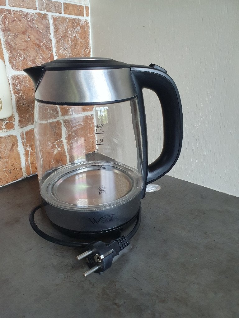 Koffiezetapparaat en waterkoker en keukengerei, Ophalen, Gebruikt