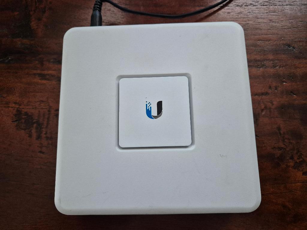 Unify USG Security gateway, Ophalen of Verzenden, Zo goed als nieuw, Router, Ubiquiti