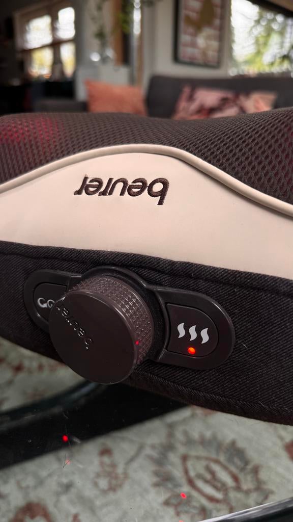 Beurer Shiatsu Nek- en Rugmassagekussen met Infrarood, Sport en Fitness, Massageproducten, Ophalen of Verzenden, Zo goed als nieuw