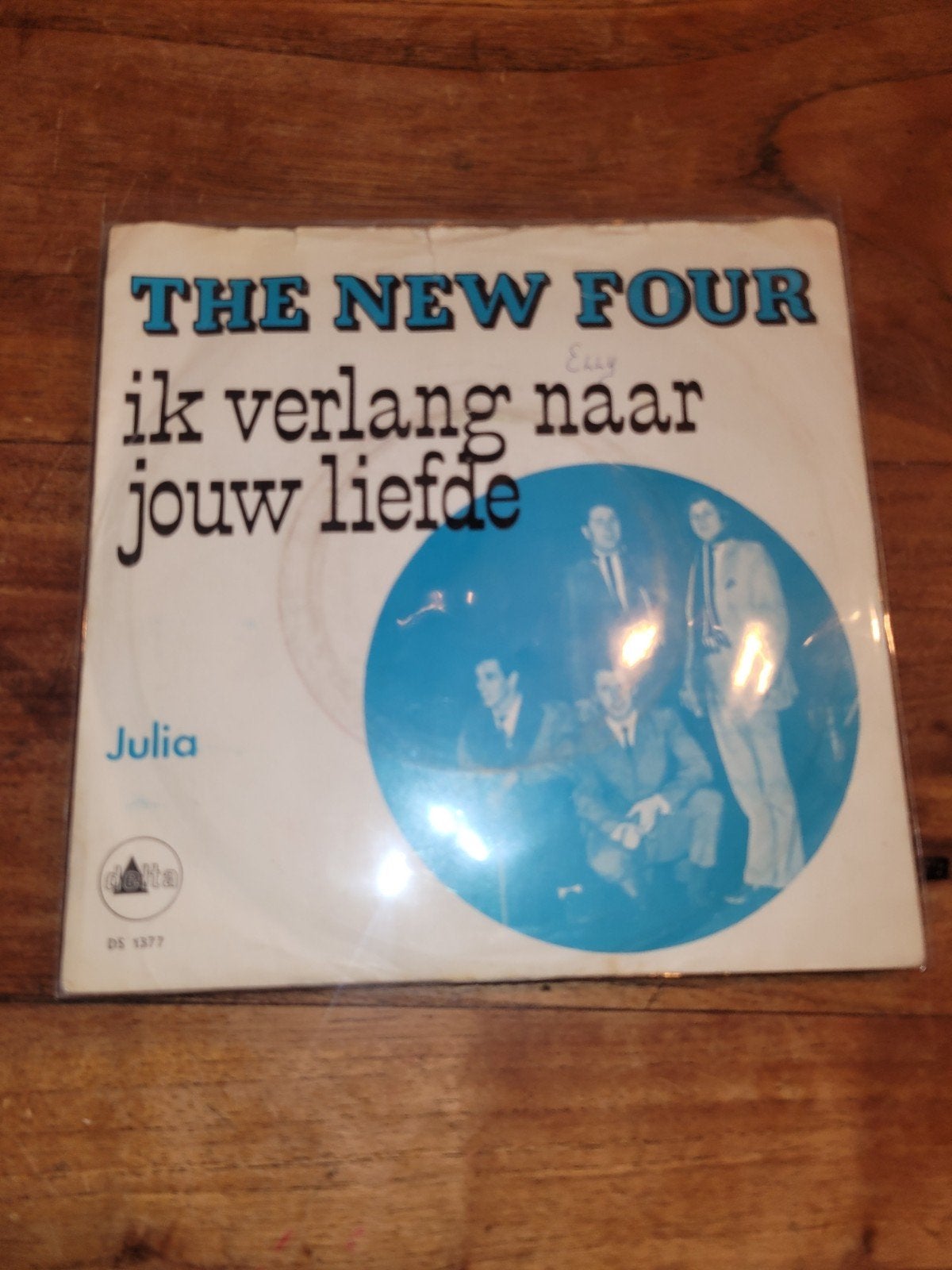 the New four Julia, Ophalen of Verzenden