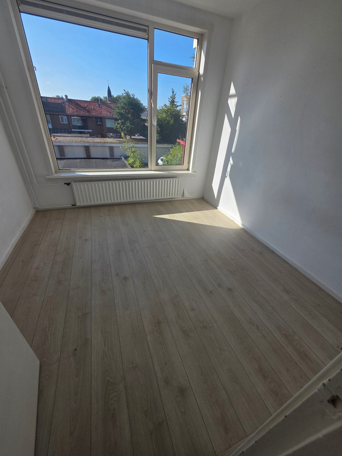 Laminaat licht beige +/- 60 m² met plints, Ophalen, Kunststof, 50 tot 150 cm, 10 m² of meer