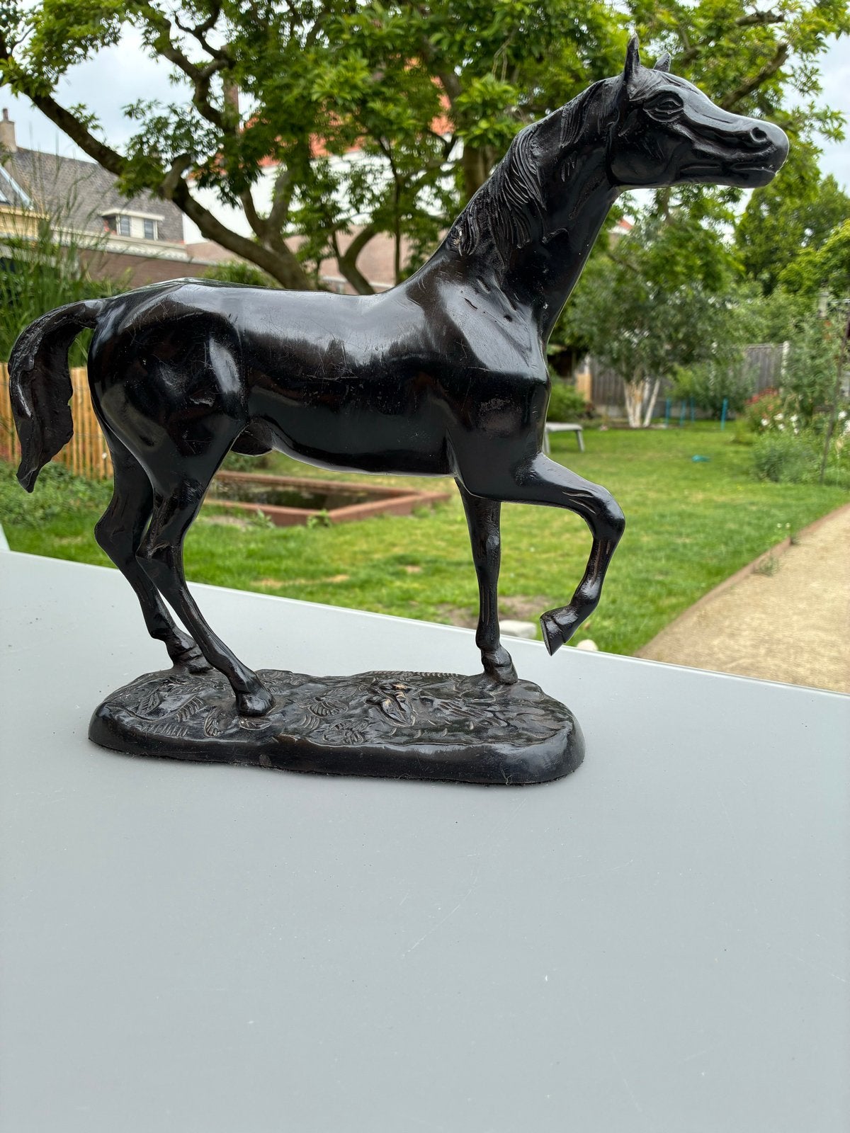 Bronzen paard sculptuur - Elegant en gedetailleerd, Verzenden, Beeld, Gepatineerd, Brons