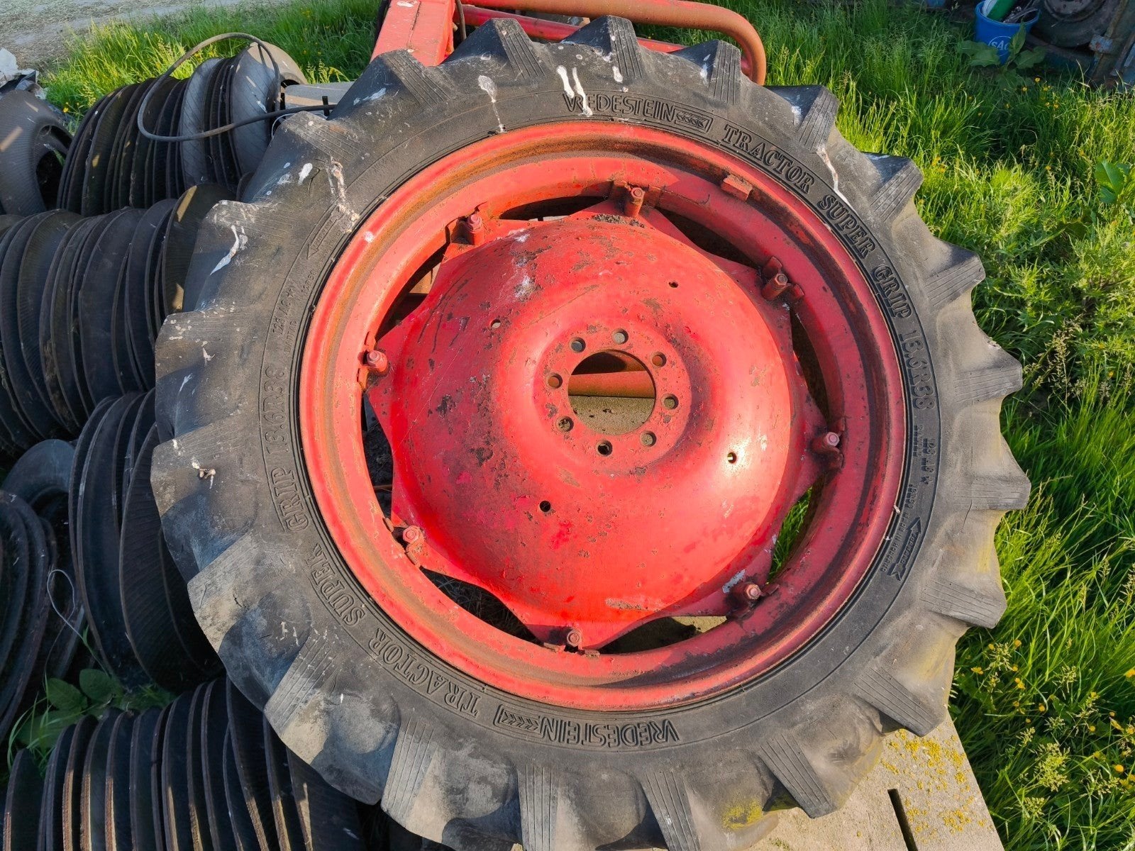 Vredestein Tractor Super Grip 13.6R38 band op velg, Ophalen, Gebruikt