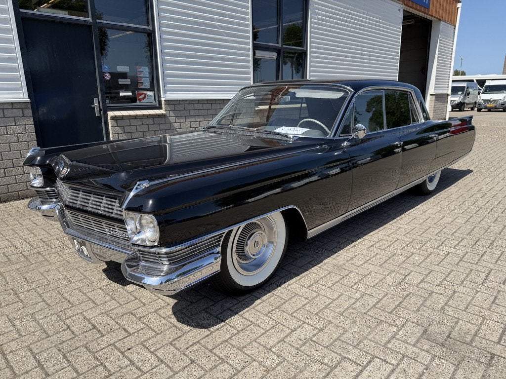 Cadillac 6039 CF Fleetwood V8 / oldtimer / collectors item /, Auto's, Stof, Huisgarantie, Met garantie (alle), Zwart