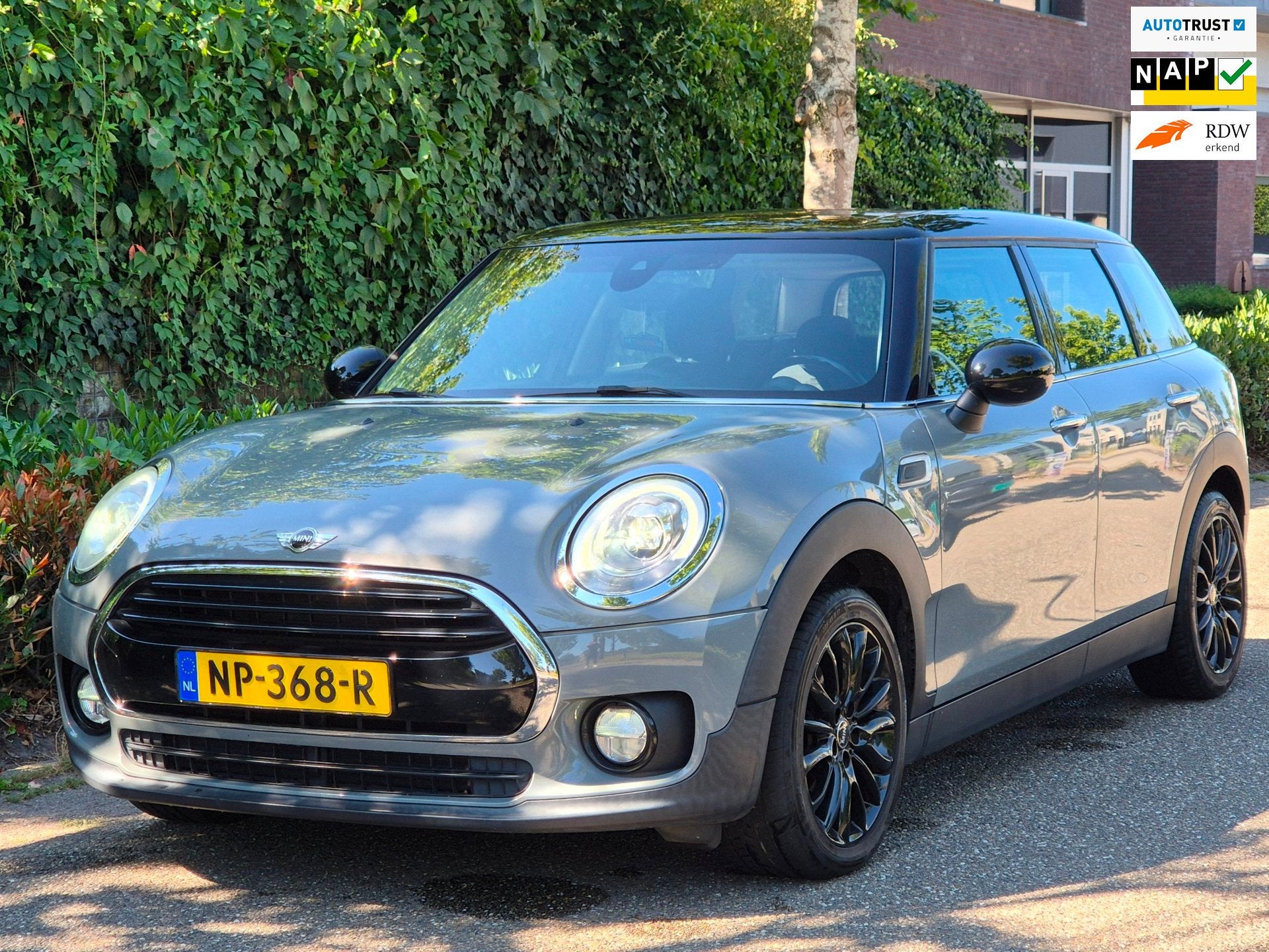 Mini Clubman 1.5 F54 Cooper Chili Zwart DAK GR Navi Pro Appl, Auto's, Mini, Voorwielaandrijving, 136 pk, Leder en Stof, Origineel Nederlands