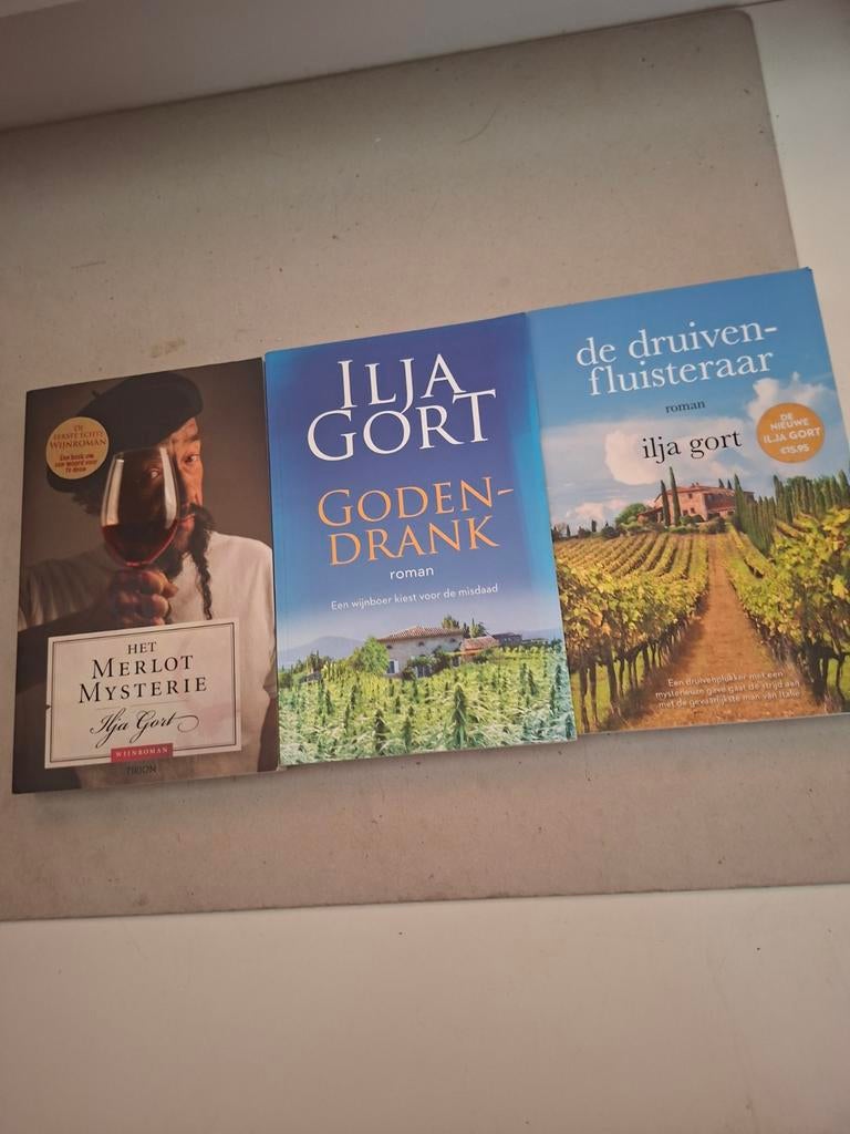Ilja Gort - De druivenfluisteraar/godendrank/merlot mysterie, Ophalen of Verzenden, Ilja Gort
