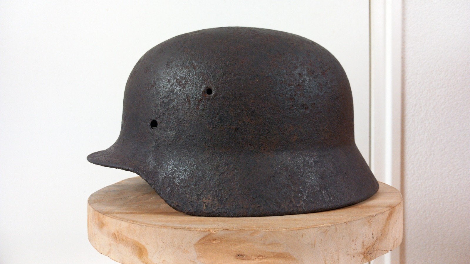 Duitse M40 Stahl Helm relic maat 68, Ophalen of Verzenden, Landmacht, Duitsland, Helm of Baret