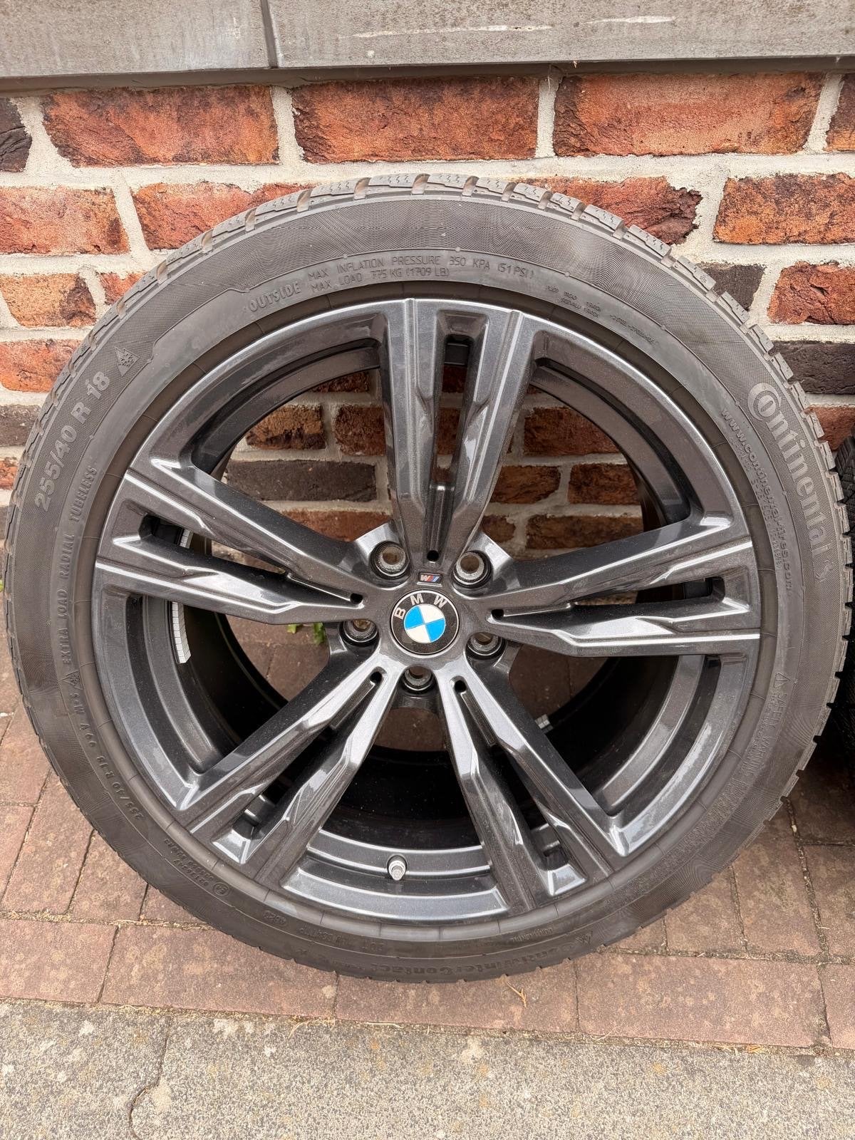 Foto 7 van BMW Z4 winterbanden set 18 inch – Continental 255/40 R18