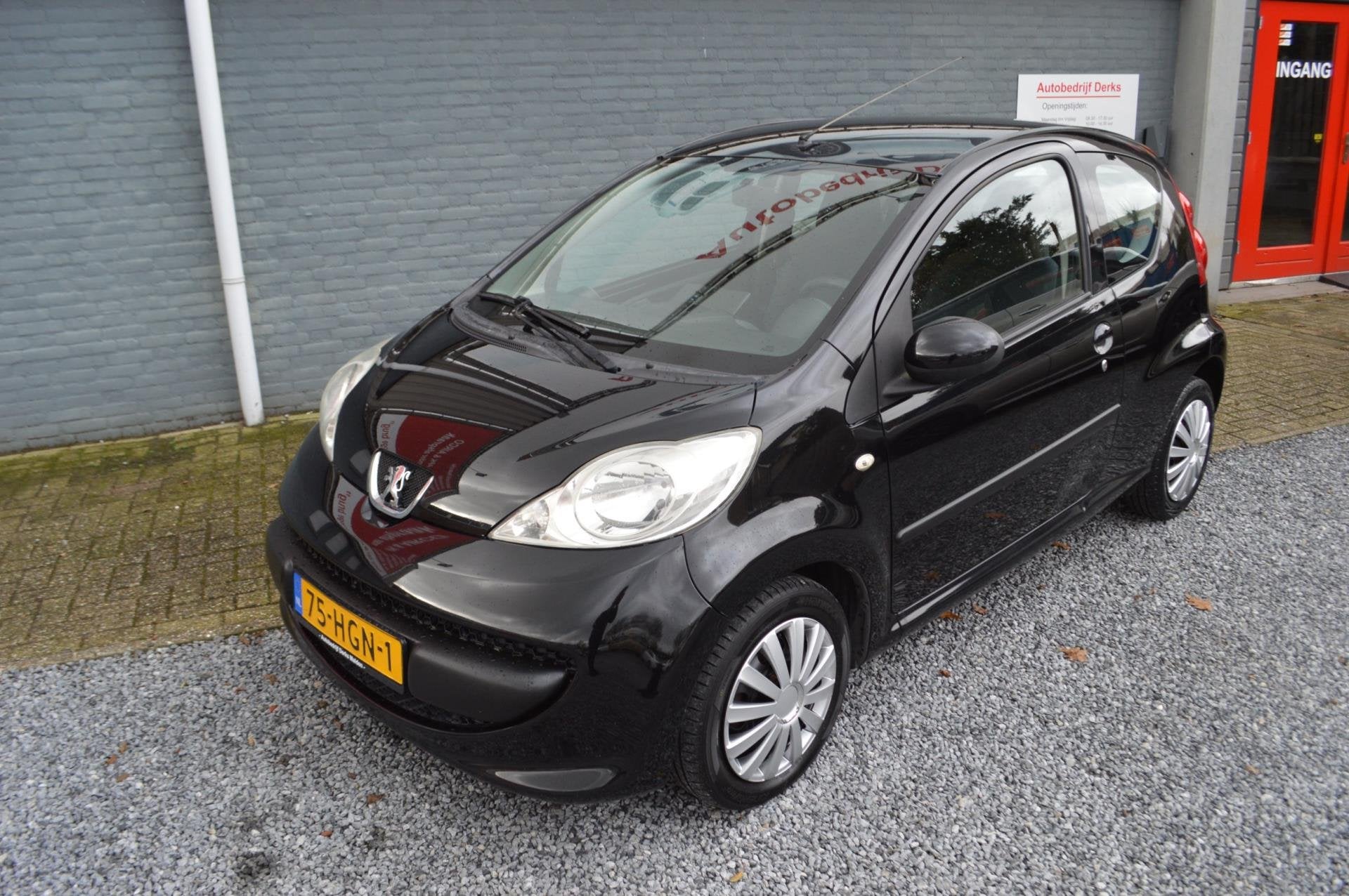 Peugeot 107 1.0-12V XS Airco Stuurbekrachtiging Jaar Garanti, Voorwielaandrijving, Stof, Gebruikt, 4 stoelen