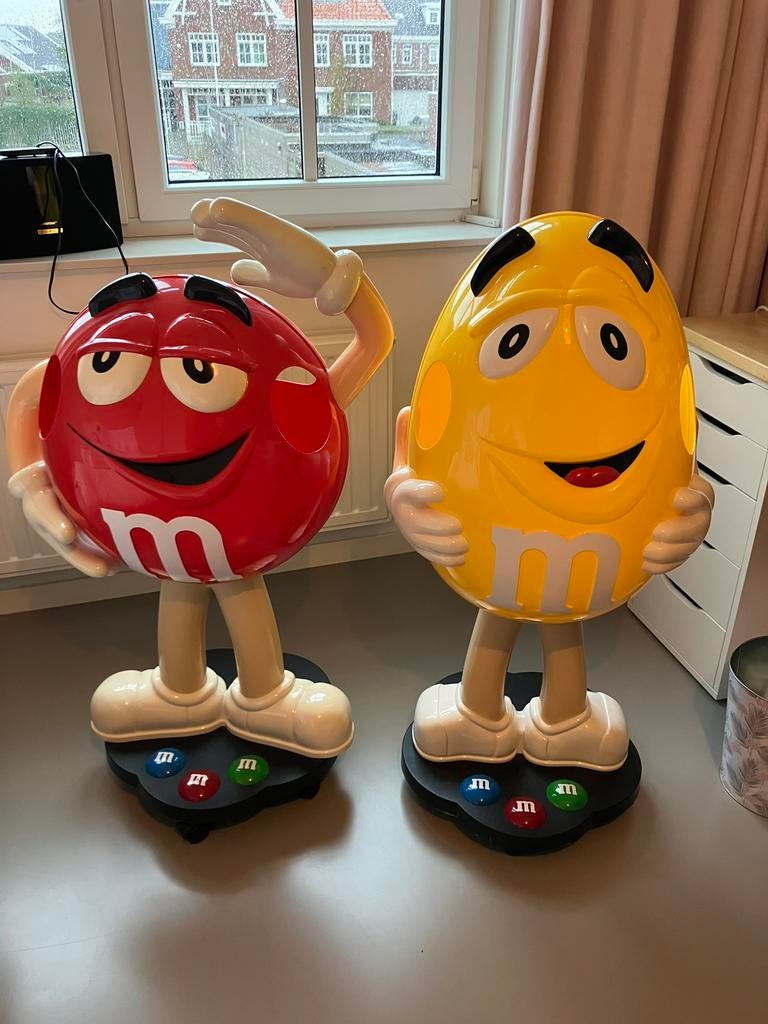 M&M displays rood en geel (collectors items), Verzamelen, Merken en Reclamevoorwerpen, Ophalen, Zo goed als nieuw, Gebruiksvoorwerp