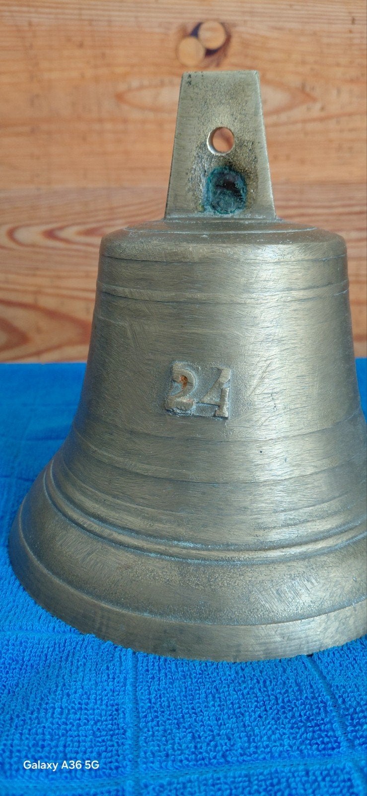 antieke bronzen schoolbel met nummer '24', Verzenden, Brons