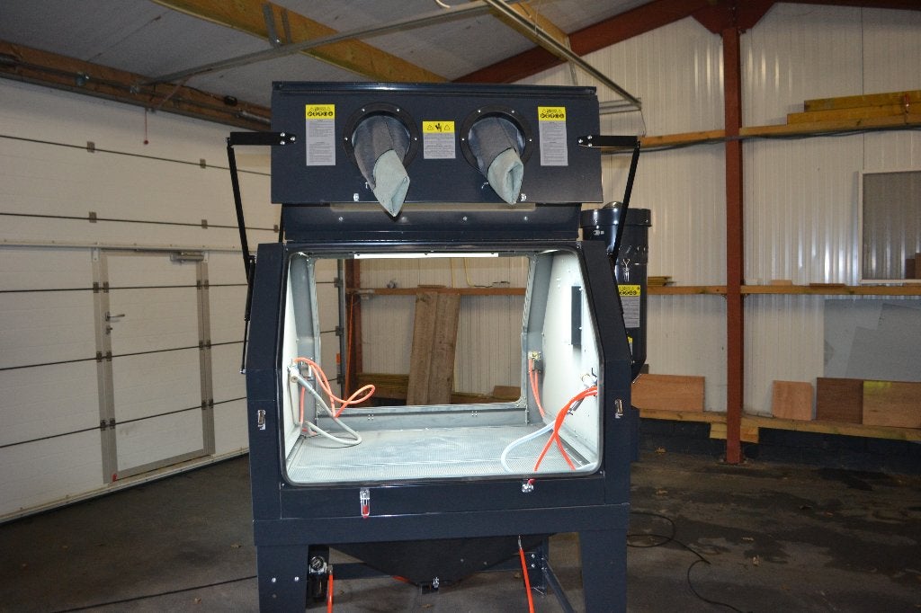 Straalcabine 1200 liter + 50 kg straalgrid, Ophalen, Zo goed als nieuw