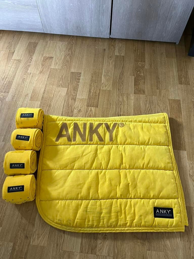 Anky set, Dieren en Toebehoren, Paarden en Pony's | Dekens en Dekjes, Ophalen of Verzenden, Zo goed als nieuw