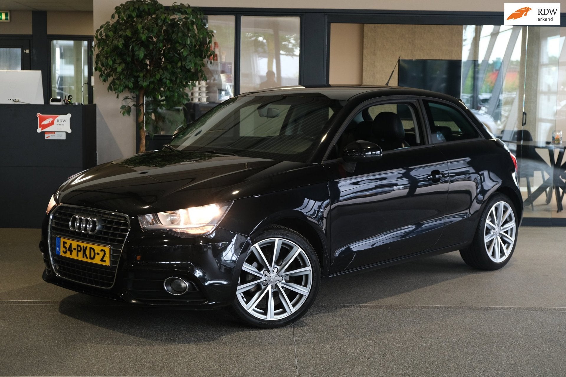 Audi A1 1.2 TFSI Ambition Pro Line Business 86PK Navi Leder, Auto's, Audi, Voorwielaandrijving, Euro 5, 86 pk, 4 cilinders