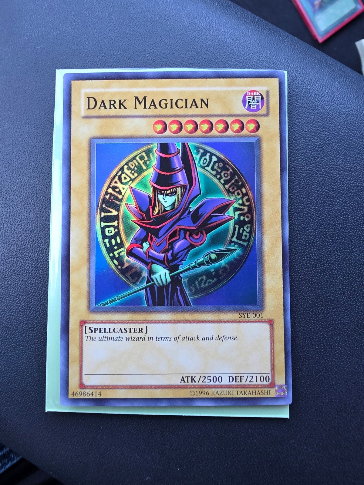 Yu-Gi-Oh! Dark Magician SYE-001, Ophalen of Verzenden, Zo goed als nieuw, Losse kaart