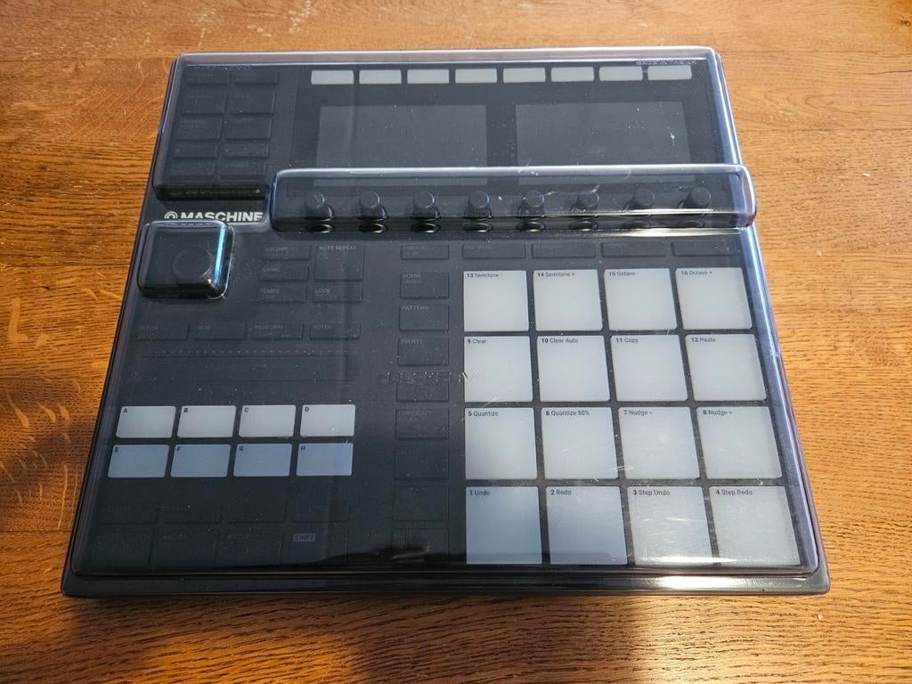 Maschine mk3 met dustcover en licentie, Muziek en Instrumenten, Midi-apparatuur, Ophalen of Verzenden, Zo goed als nieuw