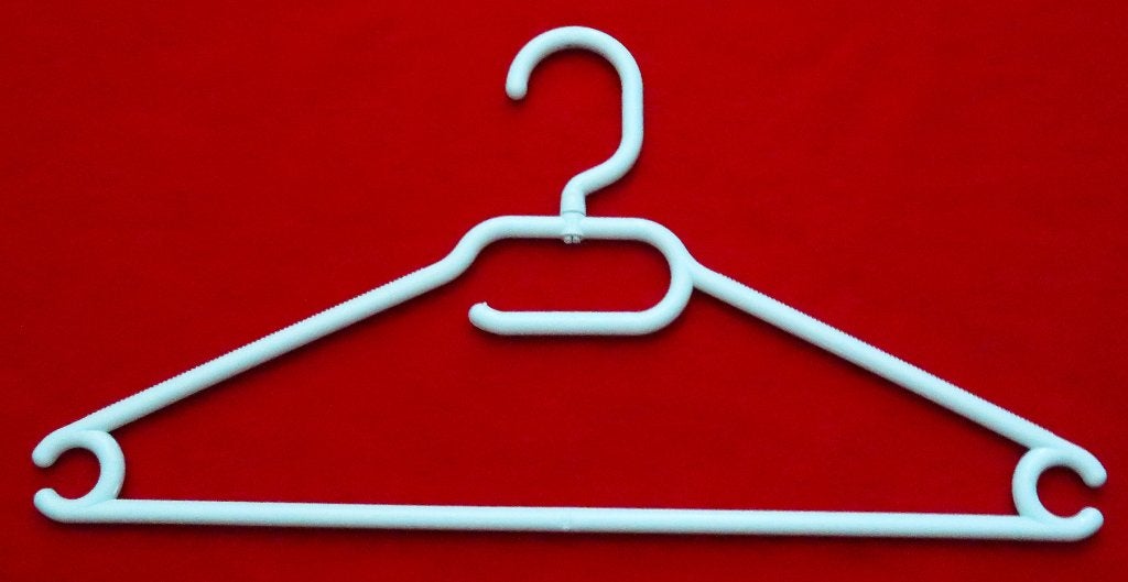 25 kunststof kledinghangers, plastic kleerhangers, Ophalen, Gebruikt, Kunststof