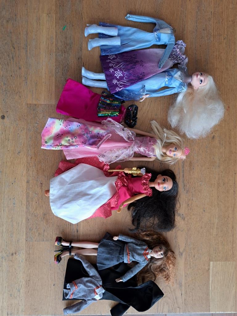 Poppenpakket: Barbie, Hermelien, Disney met extra kleding, Ophalen, Gebruikt, Barbie