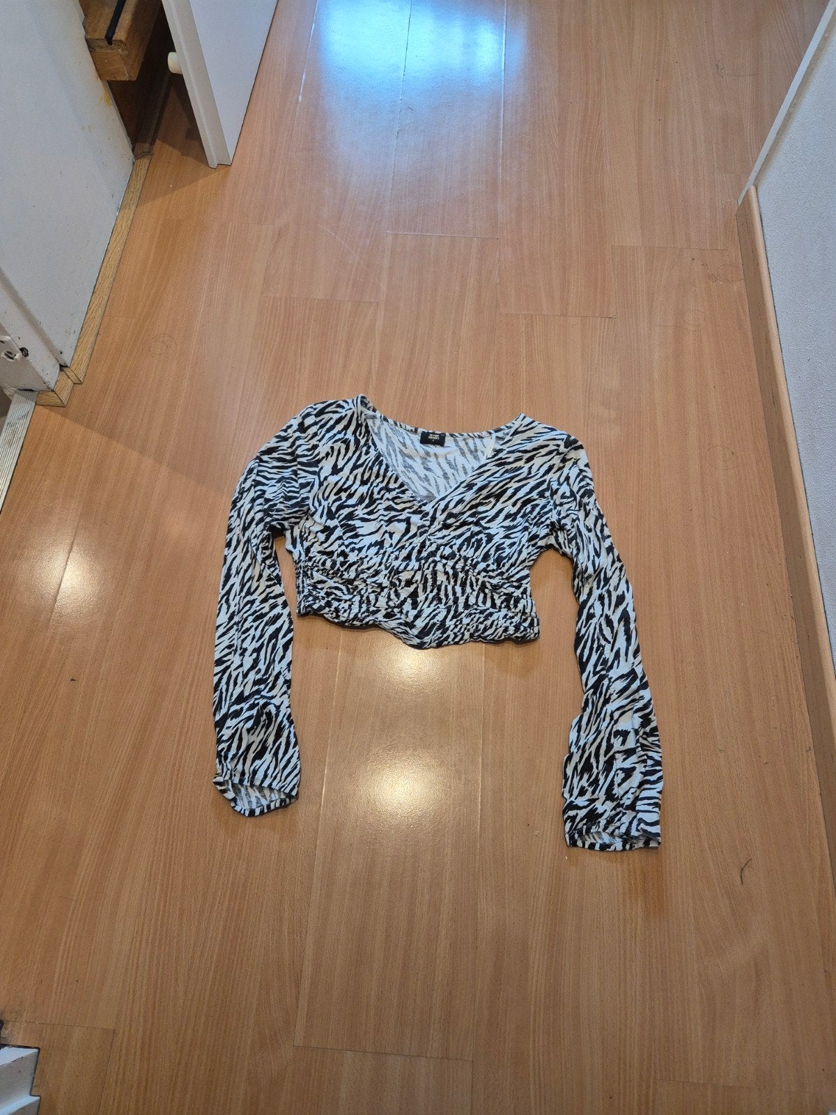 Trendy Zebra Crop Top met V-hals & Lange Mouwen - Maat S, Kleding | Dames, Tops, Ophalen of Verzenden