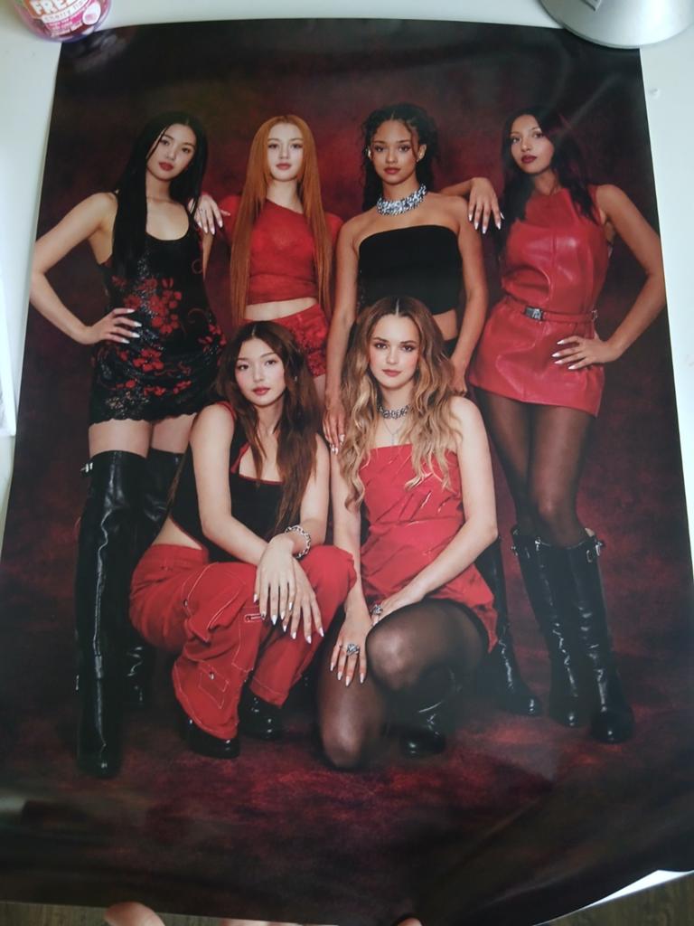Verschillende k-pop posters & photocards, Ophalen, Zo goed als nieuw, A1 t/m A3, Muziek
