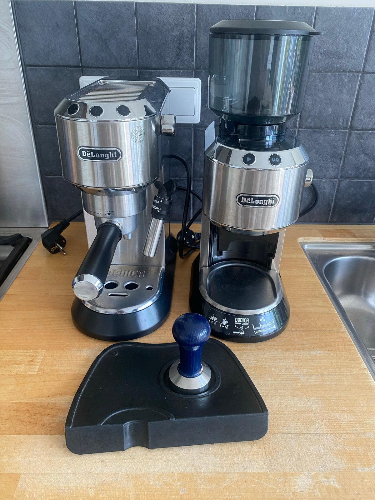De'Longhi Dedica Style machine, Ophalen, Afneembaar waterreservoir, Gebruikt, Gemalen koffie