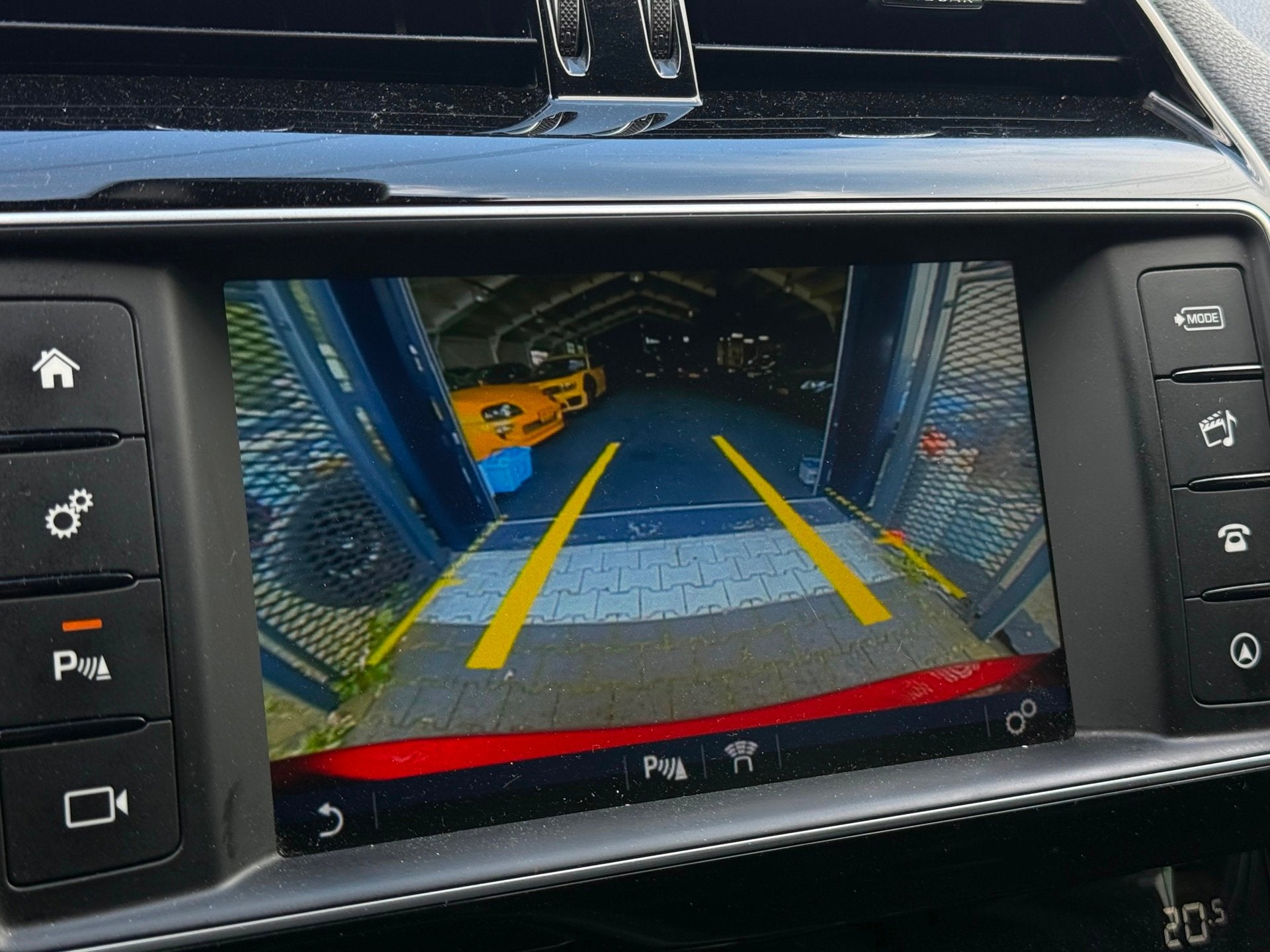 Jaguar XE 2.0 D Portfolio XENON/MERIDIAN/CAMERA/NAVI/LMVELGE, Auto's, Automaat, Dealer onderhouden, Achterwielaandrijving, 4 cilinders