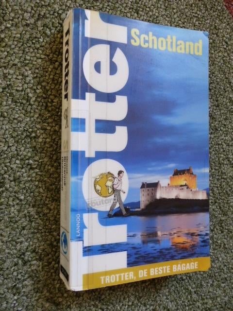 Schotland Edinburgh reisgidsen en poppetje, Boeken, Europa, Ophalen of Verzenden, Reisgids of -boek, Gelezen