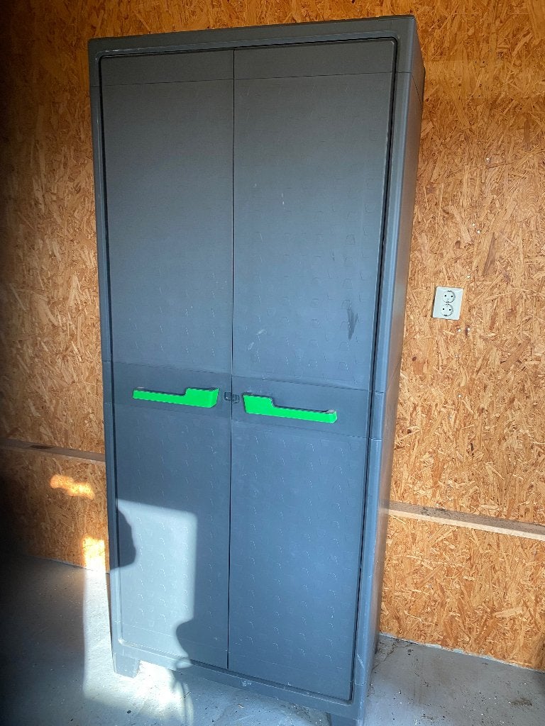 Kast, Huis en Inrichting, Kasten | Roldeurkasten en Archiefkasten, Kunststof, Gebruikt, 150 tot 200 cm, 25 tot 50 cm