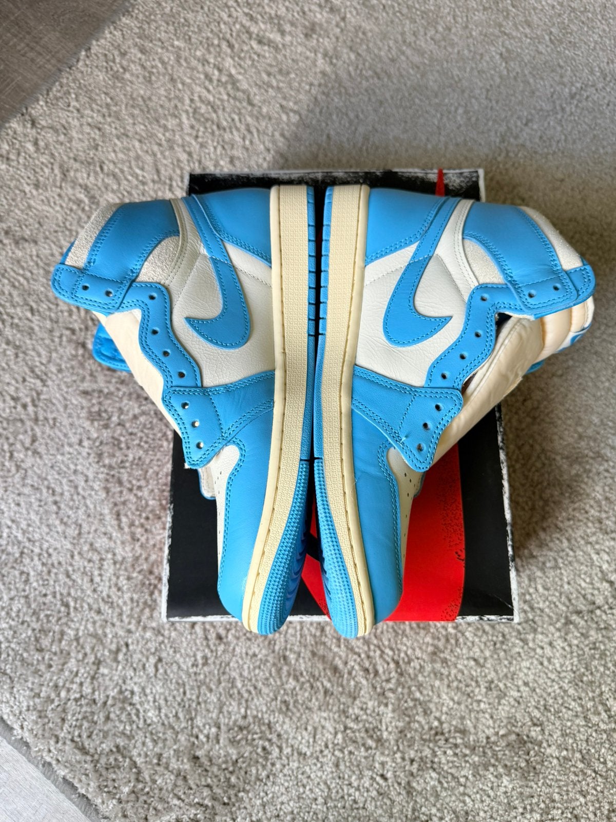 Nike Air Jordan 1 Retro High UNC Reimagined, Blauw, Nieuw, Ophalen of Verzenden, Sneakers of Gympen