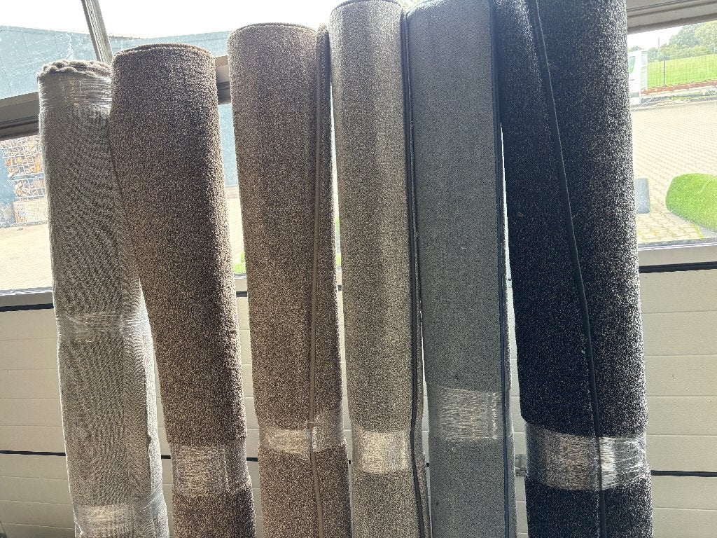 Vloerkleden 200 x 300 cm van € 149-, voor € 75-,  Kortpolig, Huis en Inrichting, Ophalen, 200 cm of meer, Gronausestraat 325 7585 PB Glane