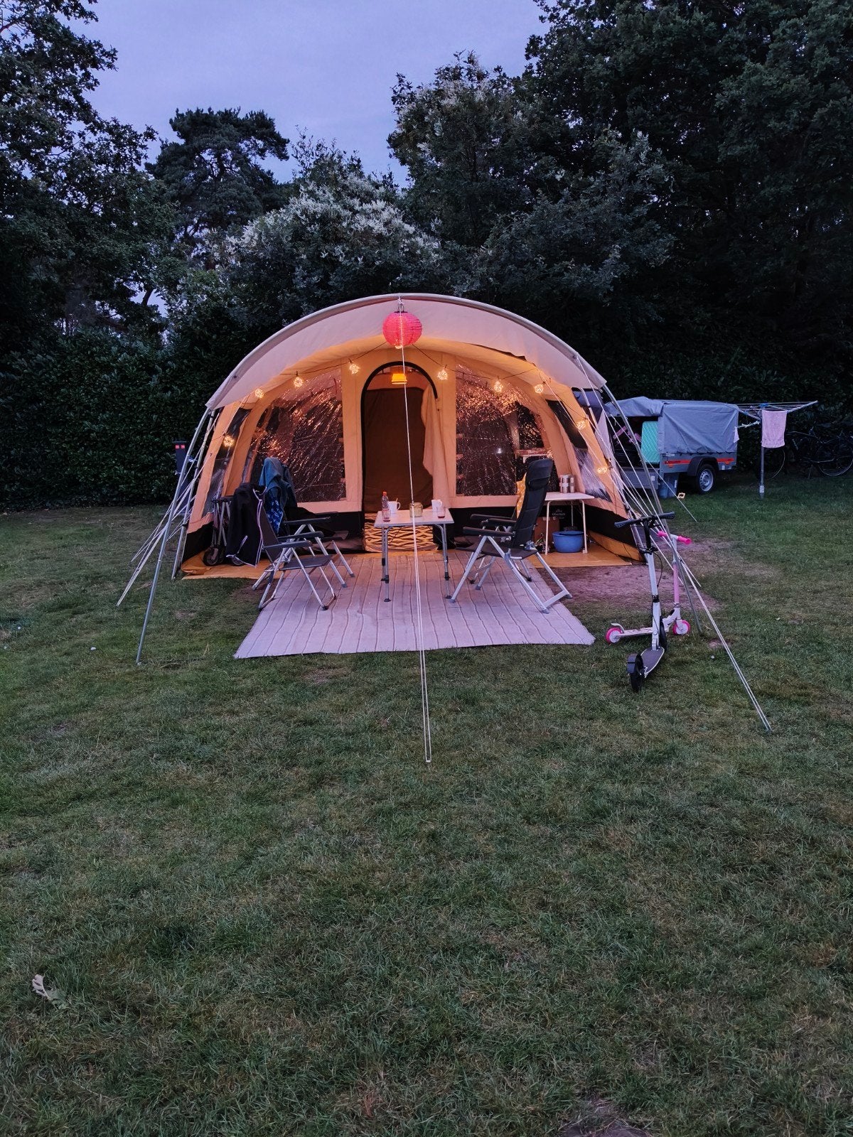 Amazonas 600 tunneltent met extra luifel, Ophalen