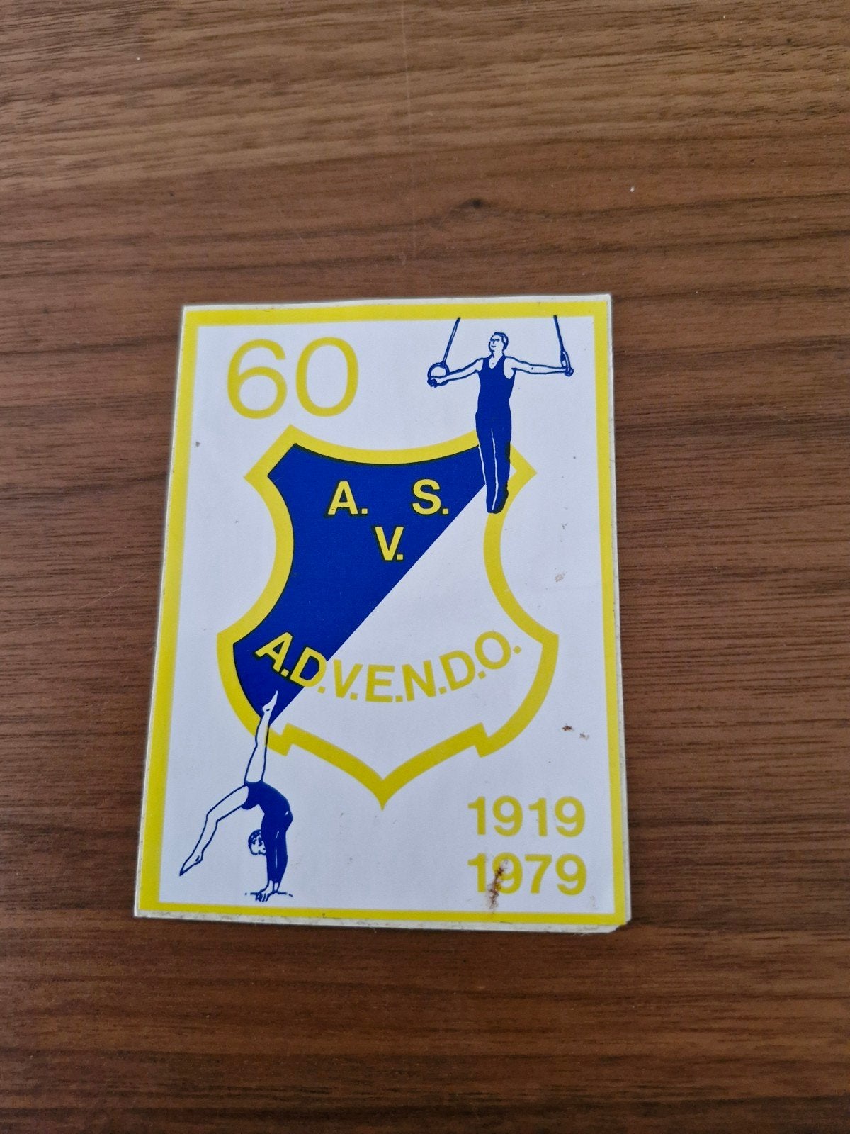 10703  A.S.V. A.D.V.E.N.D.O. 60 jaar sticker (1919-1979), Verzamelen, Ophalen of Verzenden, Gebruikt, Sport