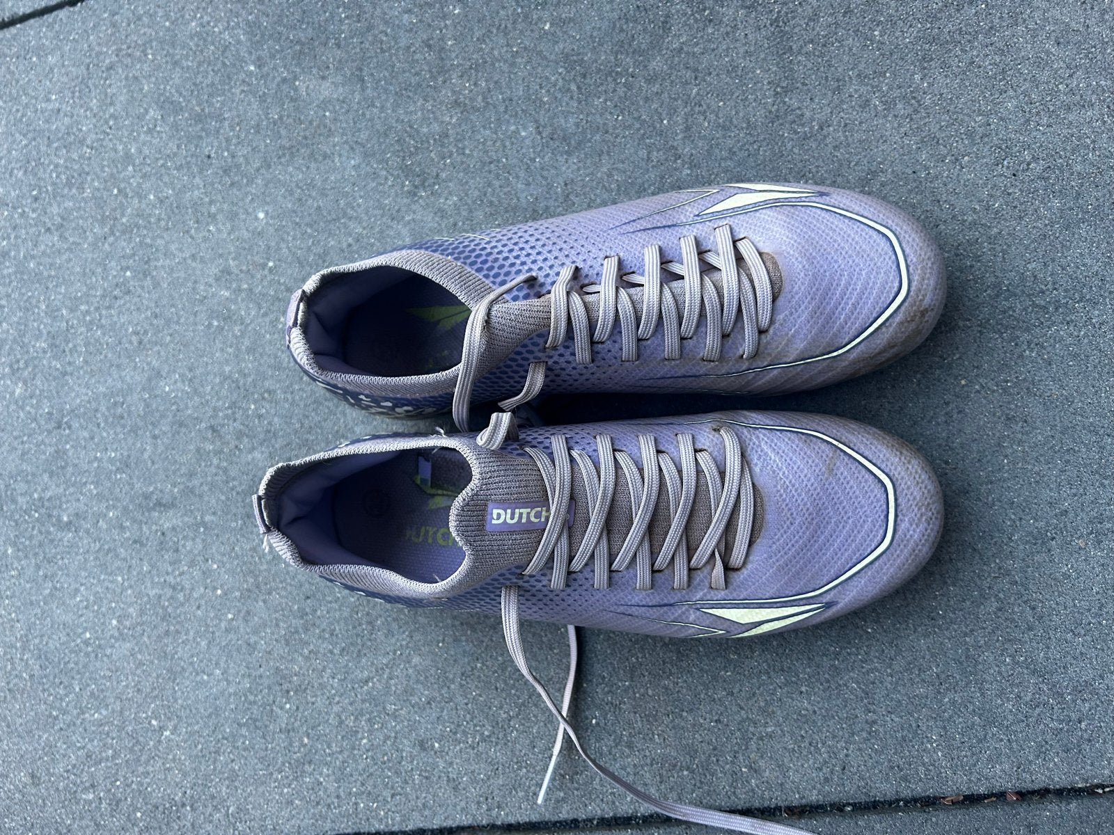 Lila Dutchy Voetbalschoenen Maat 33 - Zo goed als nieuw, Maat XS of kleiner, Ophalen, Zo goed als nieuw, Schoenen
