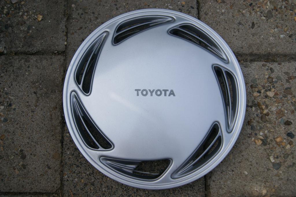1 losse originele wieldop Toyota Corolla 13 inch (Nieuw M 1), Ophalen of Verzenden, Nieuw