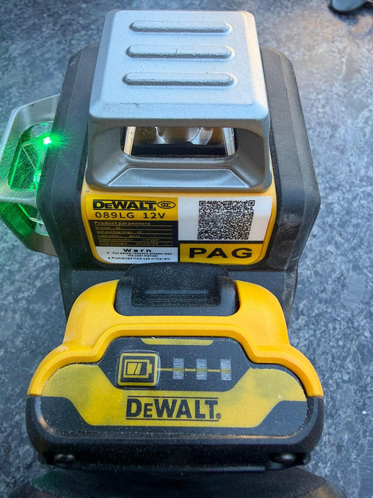 DeWalt D089LG 12V Kruislijnlaser met Oplader, Ophalen of Verzenden, Zo goed als nieuw, Overige typen, DeWalt