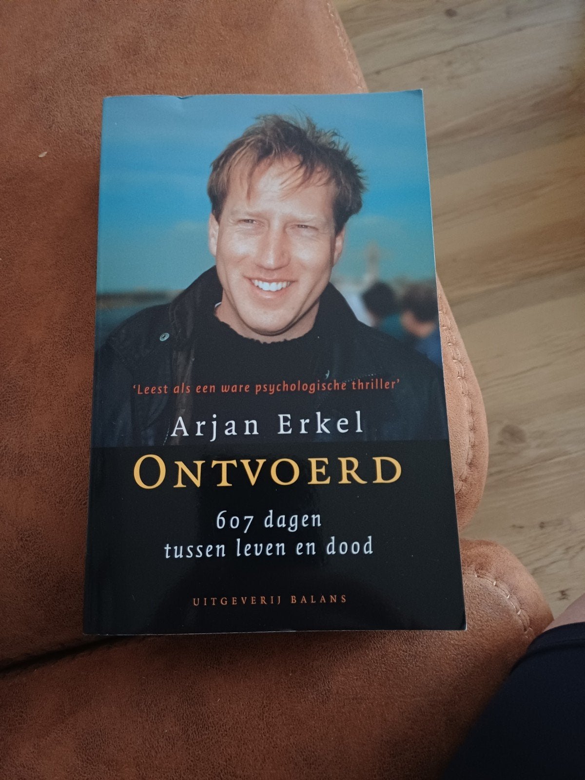 Ontvoerd: 607 dagen tussen leven en dood - Arjan Erkel, Ophalen of Verzenden, Gelezen, Arjan Erkel, Nederland