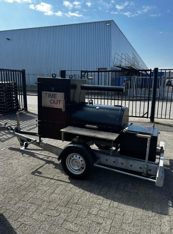 Smoker aanhanger, Ophalen, Time Out, Boonsweg 43, Zo goed als nieuw
